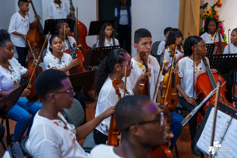 El Centro Musical Sinfónico Lleras de Batuta realizó el concierto “Buenaventura Suena Bonito”