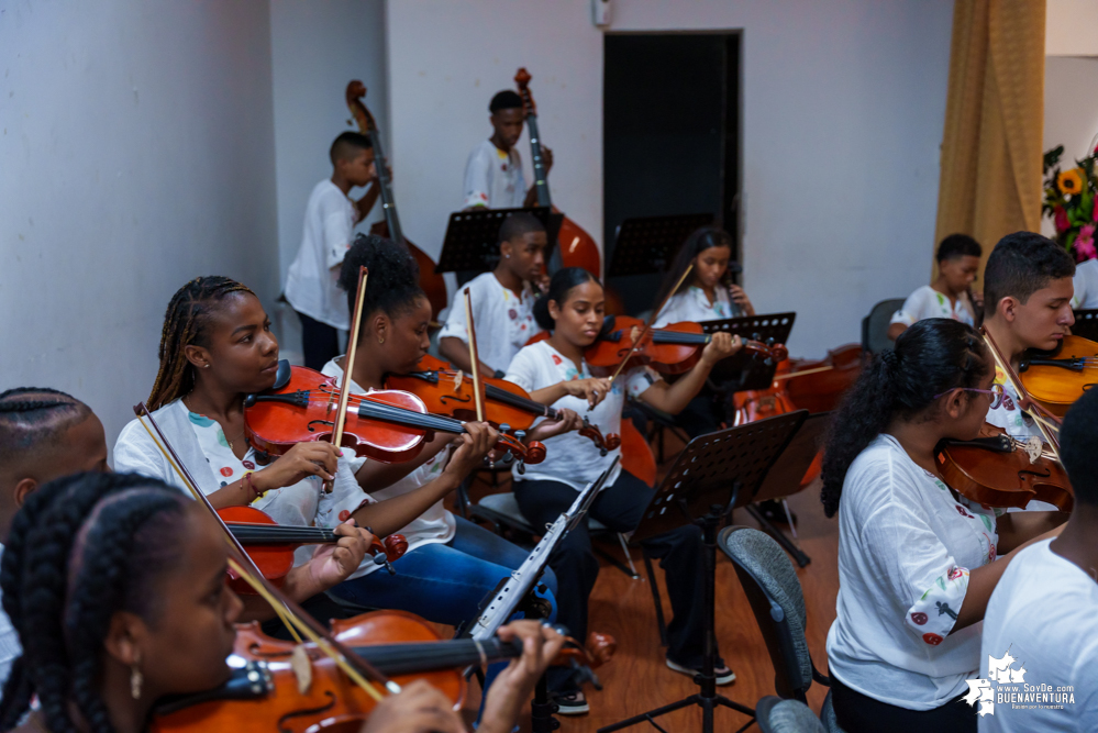 El Centro Musical Sinfónico Lleras de Batuta realizó el concierto “Buenaventura Suena Bonito”