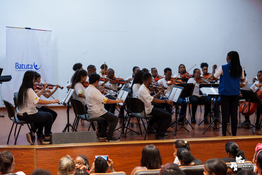 El Centro Musical Sinfónico Lleras de Batuta realizó el concierto “Buenaventura Suena Bonito”