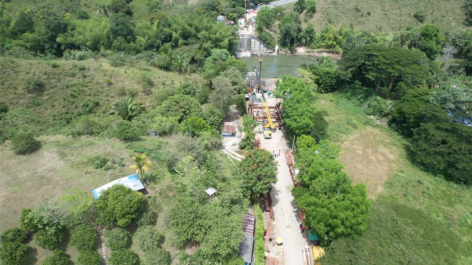 En 42 % avanzan las obras de instalación del puente metálico de El Alambrado sobre el río La Vieja, en el norte del Valle del Cauca