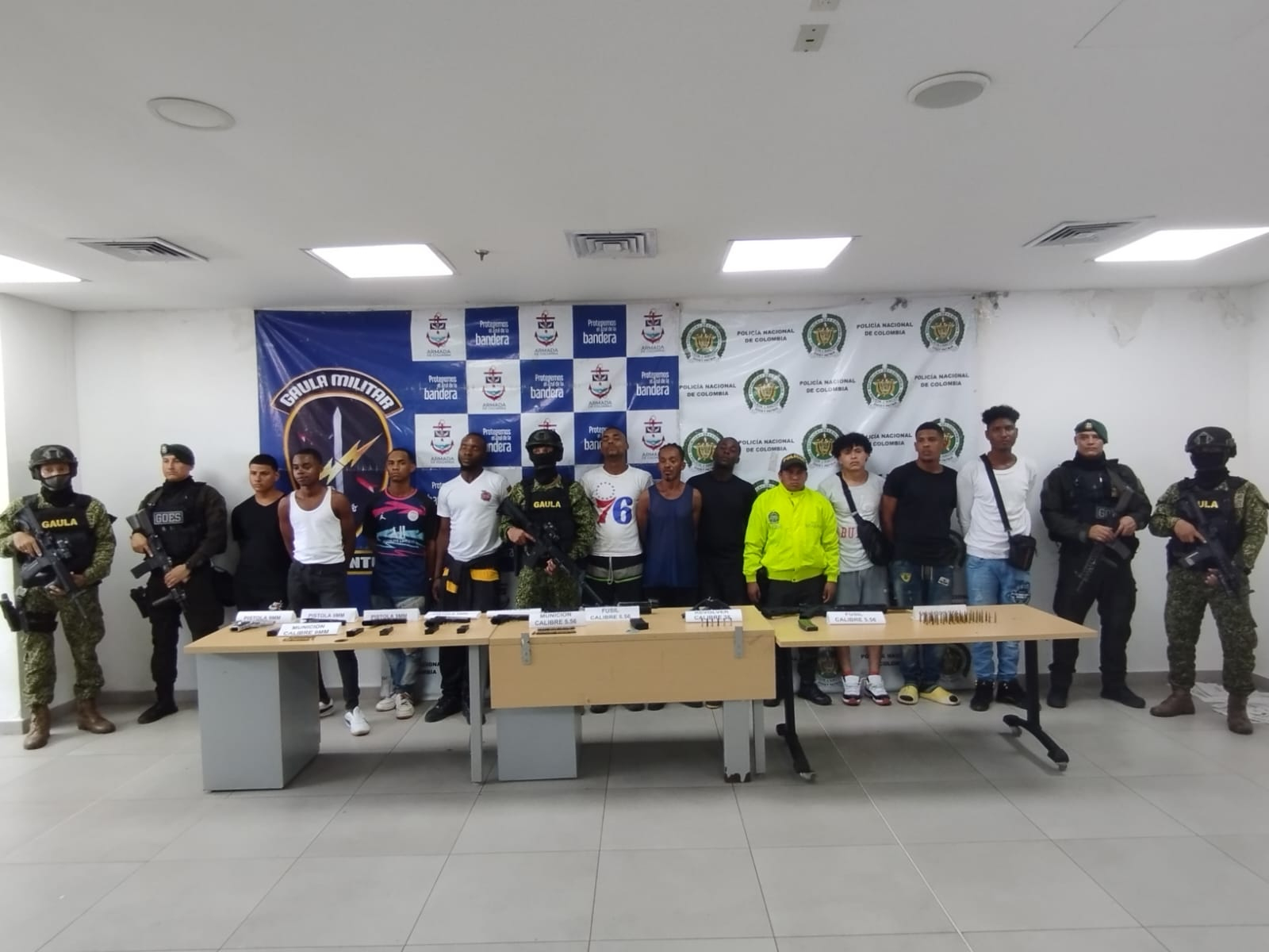 En operativos de la Fuerza Pública fue incautado armamento y la captura de 11 personas, presuntos miembros de Los Shotas en Buenaventura 