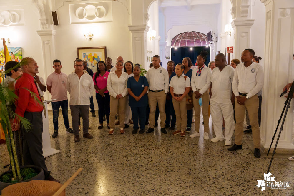 Acuarelistas de San Cipriano y el Hotel Estación dieron apertura la exposición Destino y Arte en el Pacífico