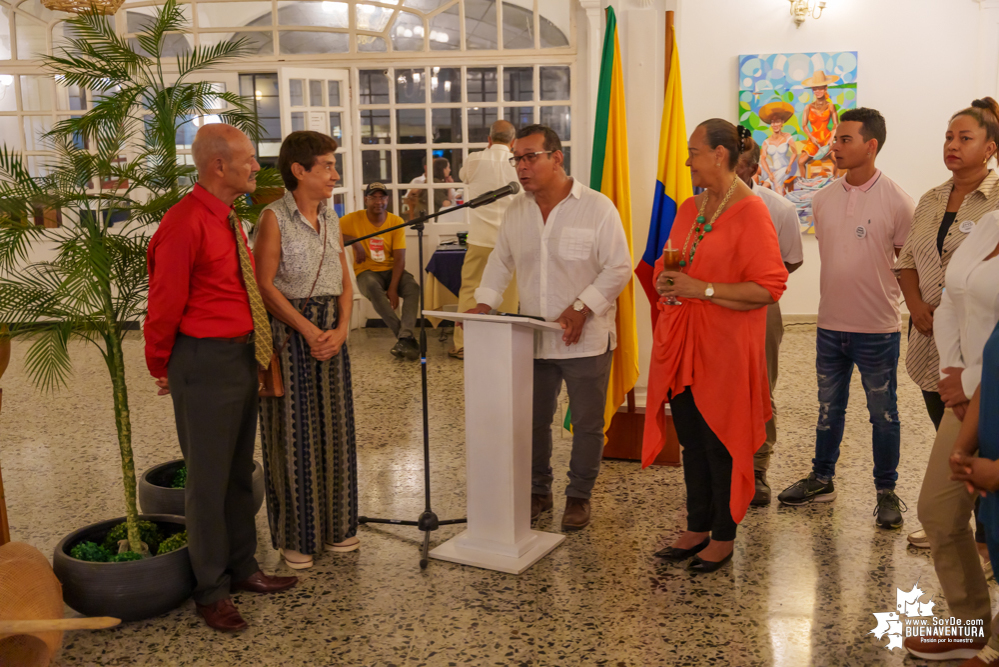 Acuarelistas de San Cipriano y el Hotel Estación dieron apertura la exposición Destino y Arte en el Pacífico