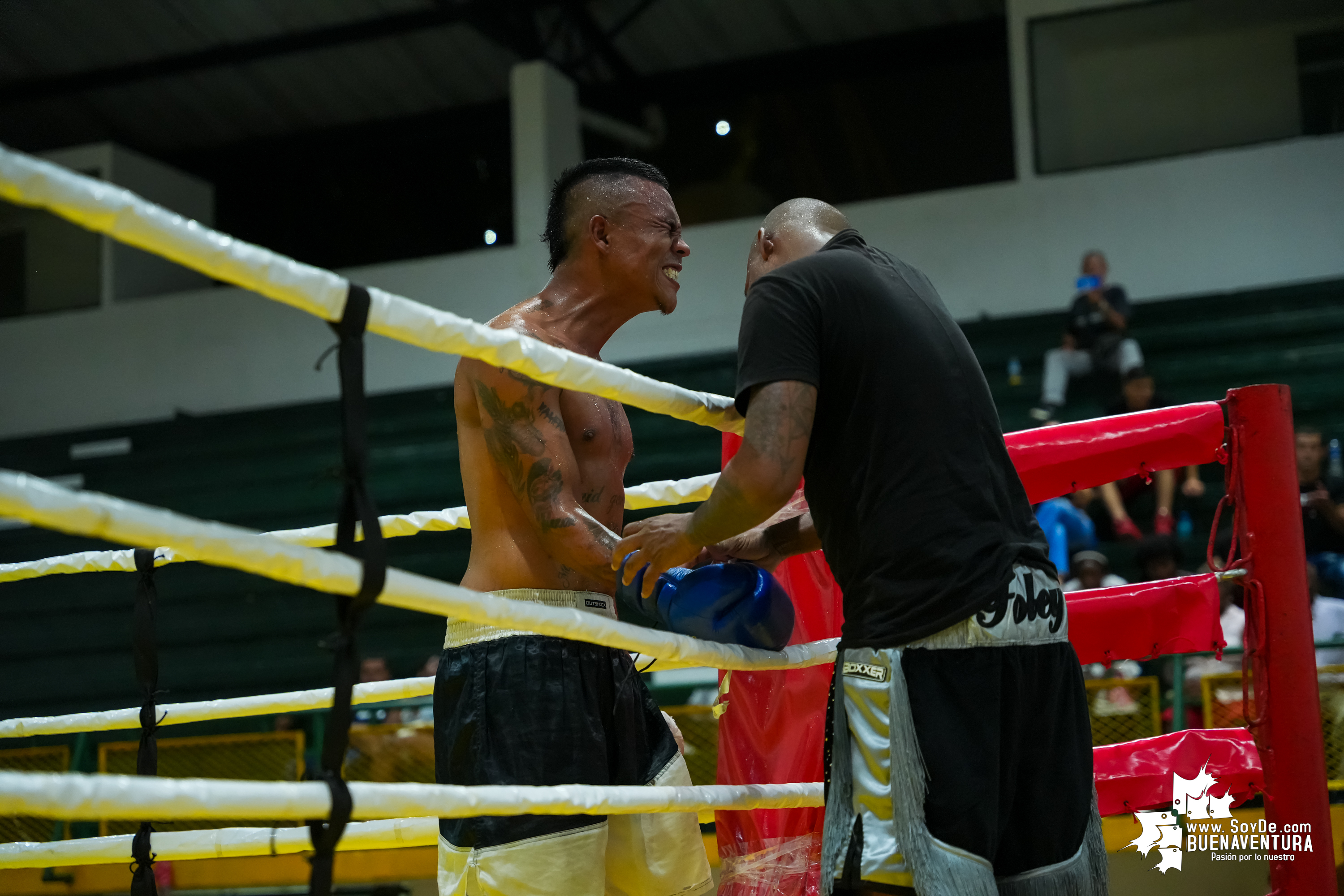 Buenaventura disfrutó la velada de boxeo nacional e internacional