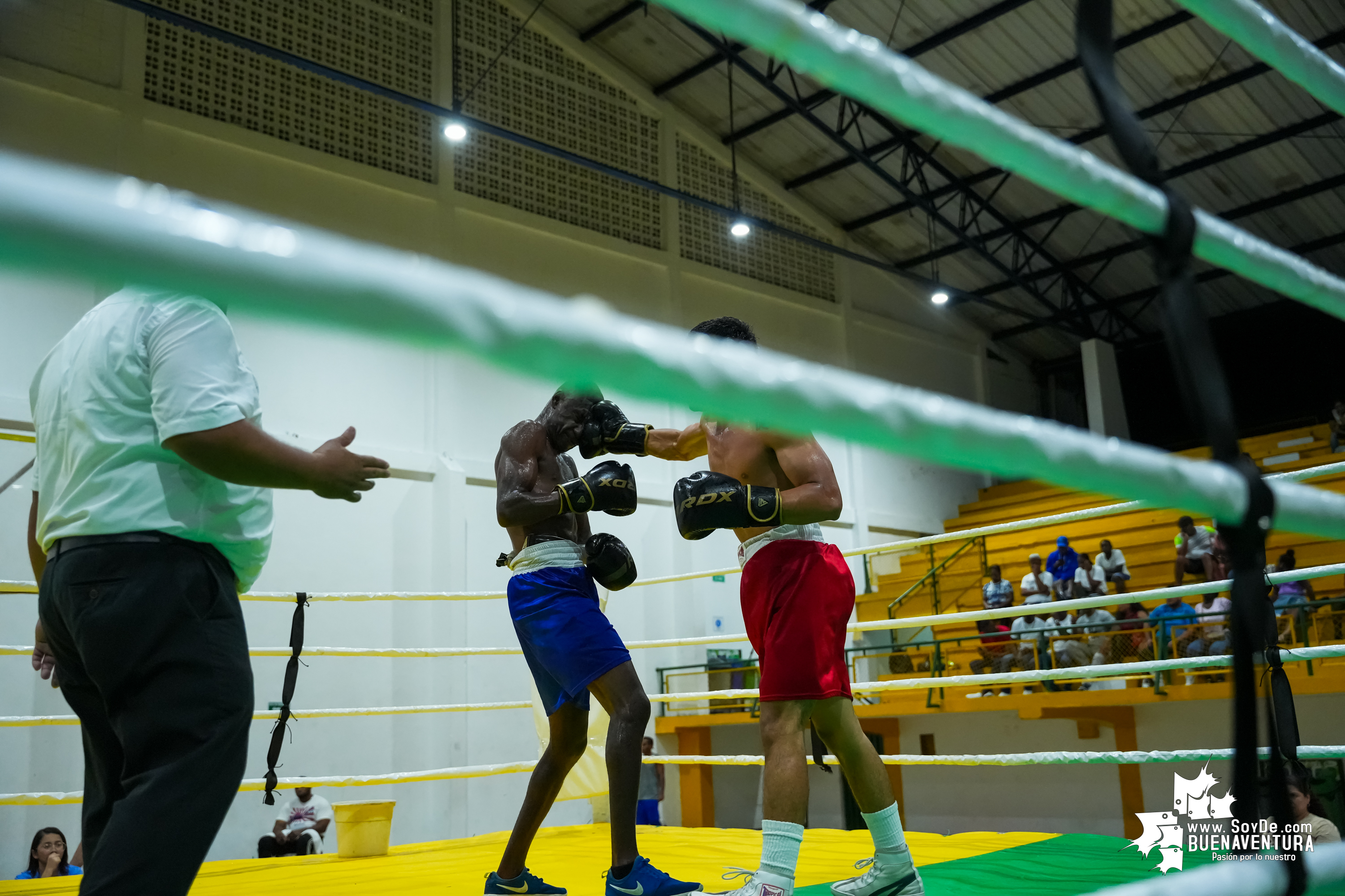 Buenaventura disfrutó la velada de boxeo nacional e internacional