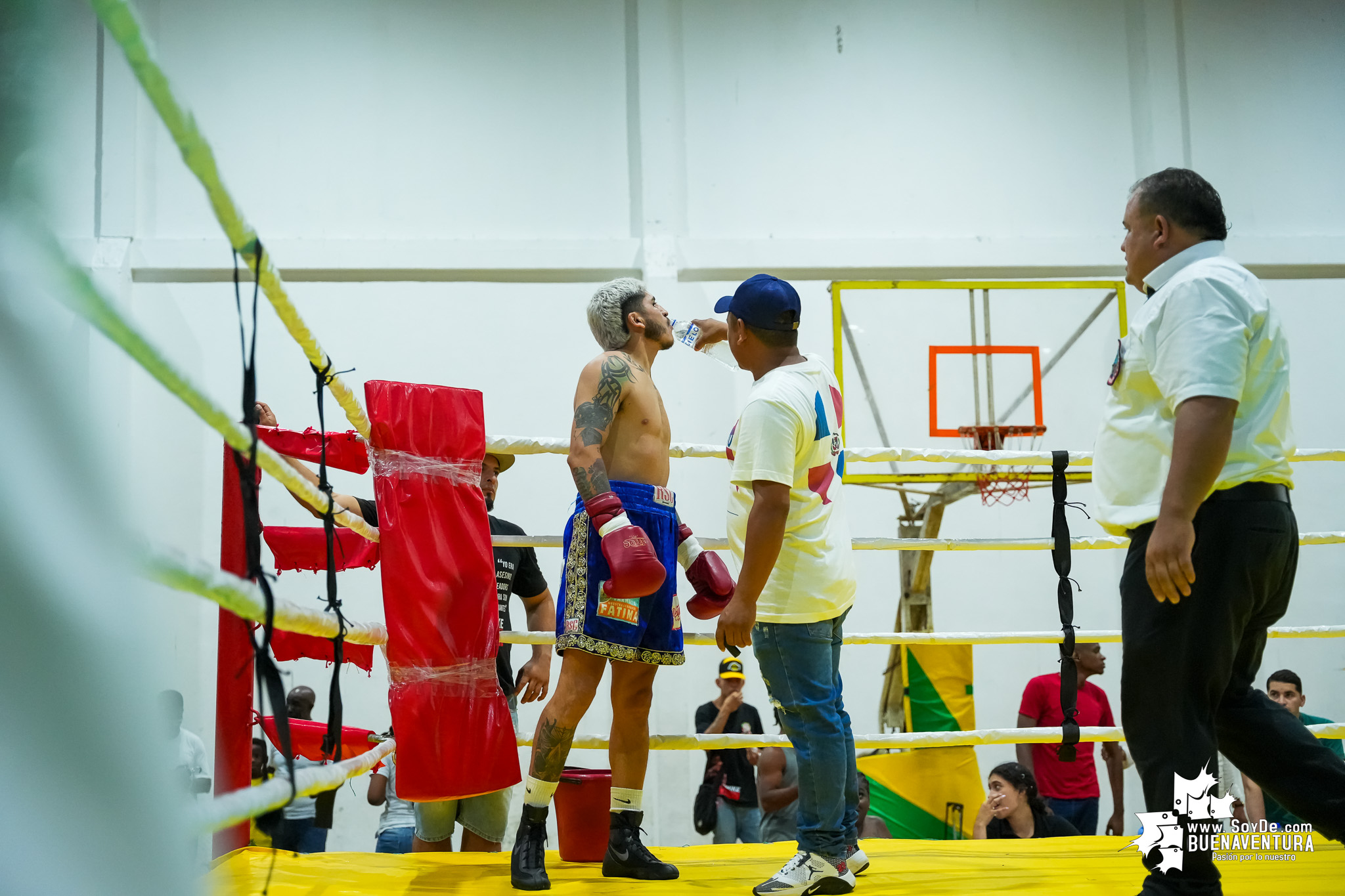 Buenaventura disfrutó la velada de boxeo nacional e internacional
