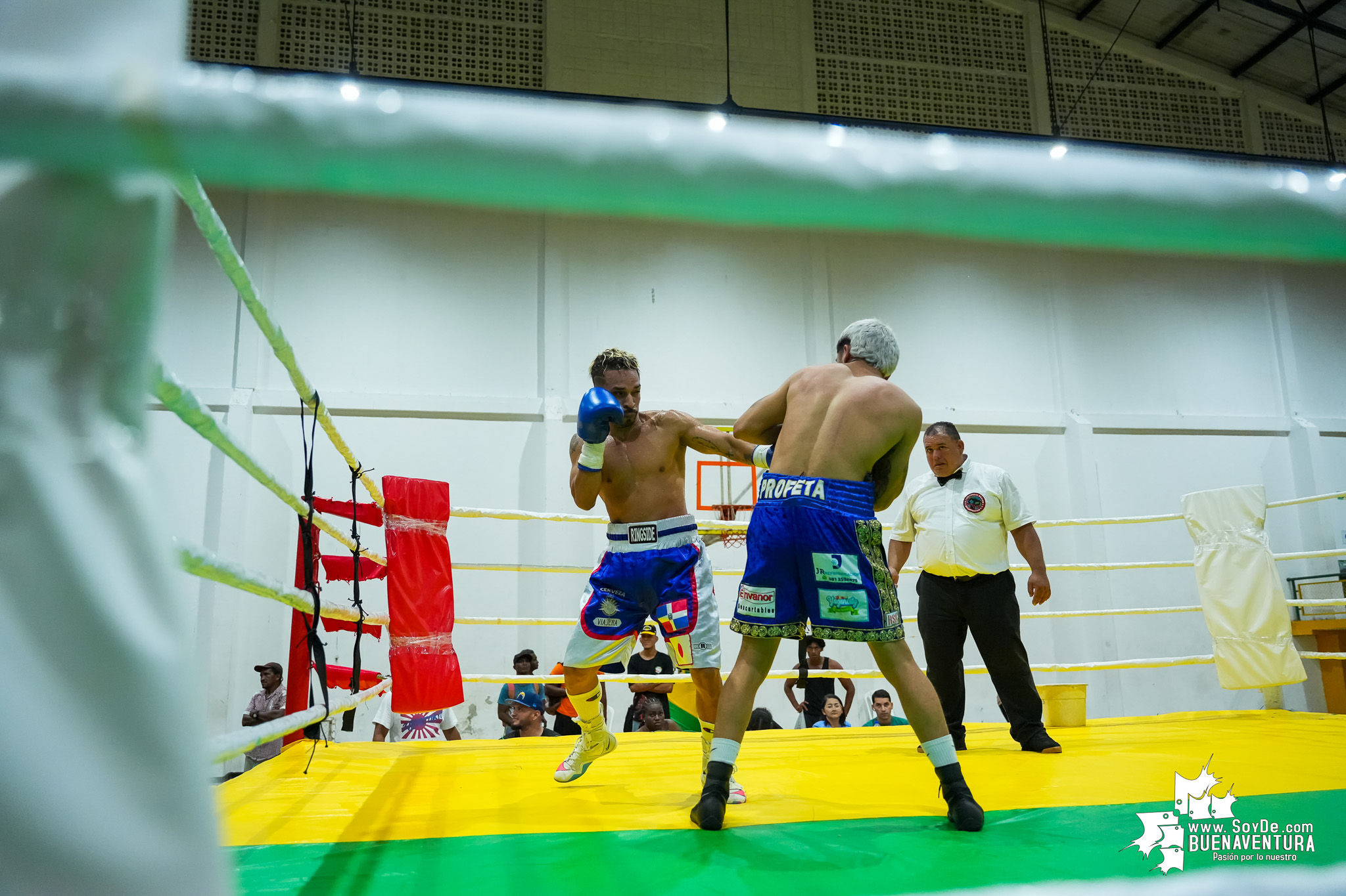 Buenaventura disfrutó la velada de boxeo nacional e internacional