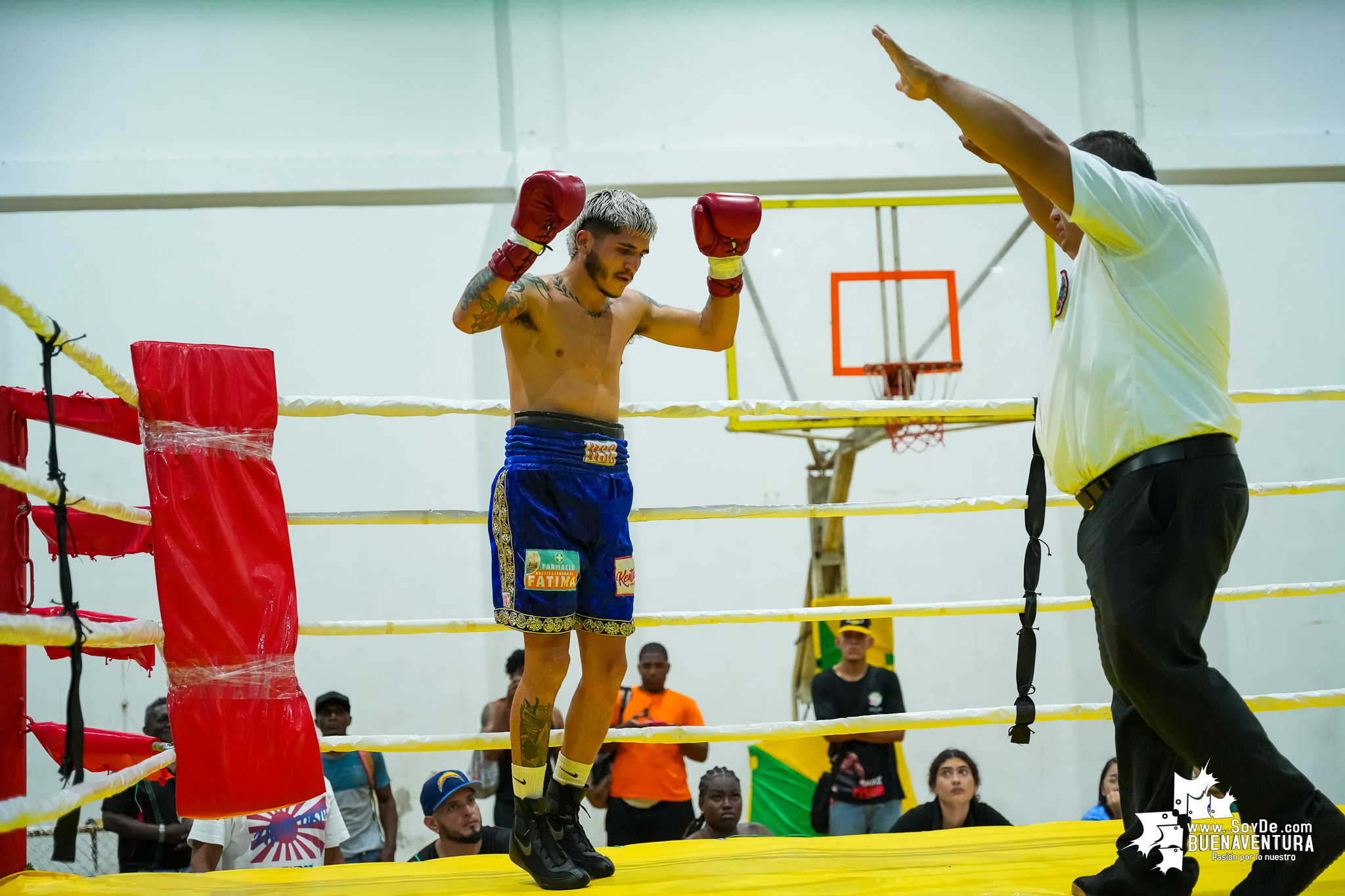 Buenaventura disfrutó la velada de boxeo nacional e internacional