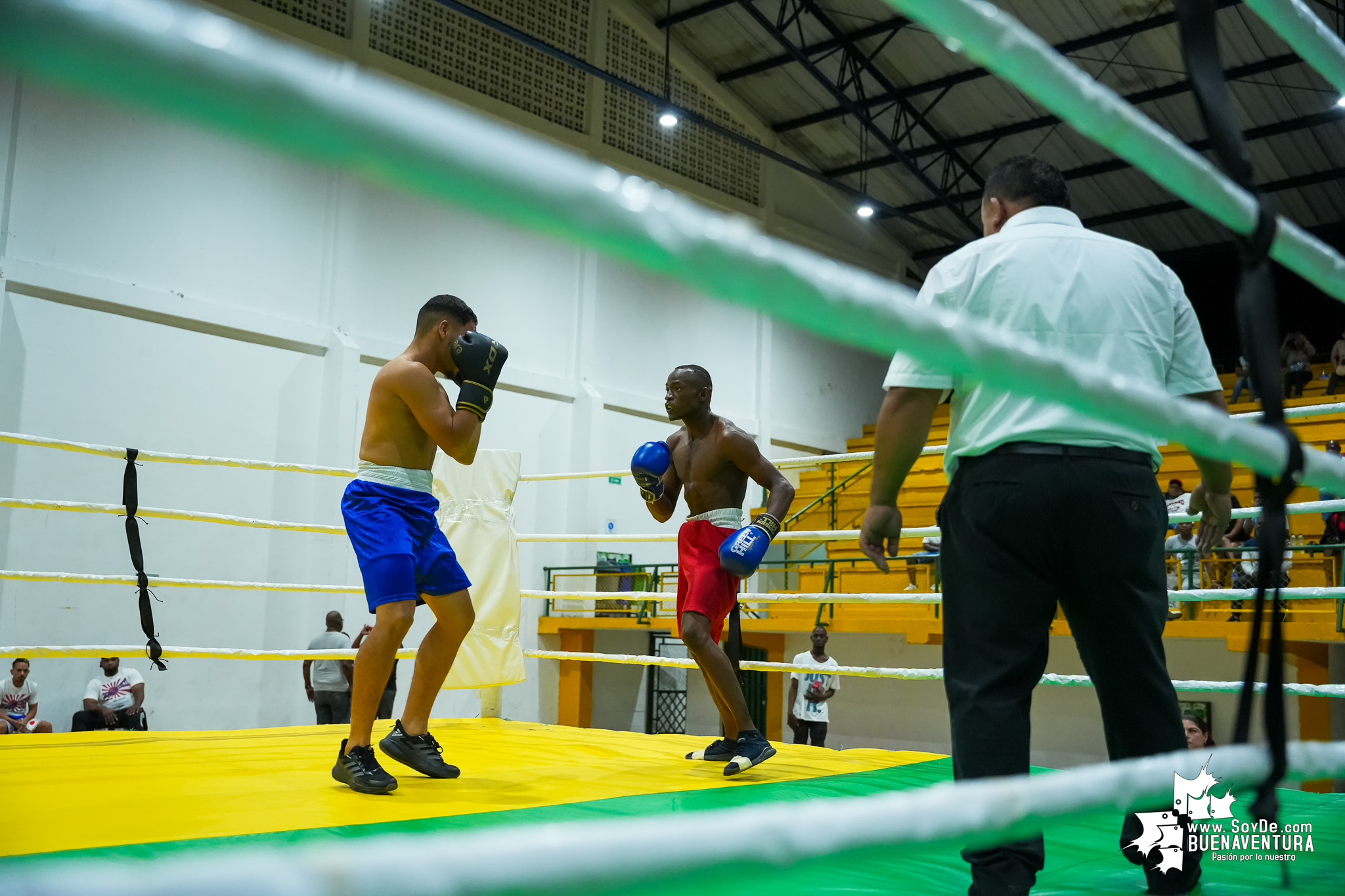 Buenaventura disfrutó la velada de boxeo nacional e internacional