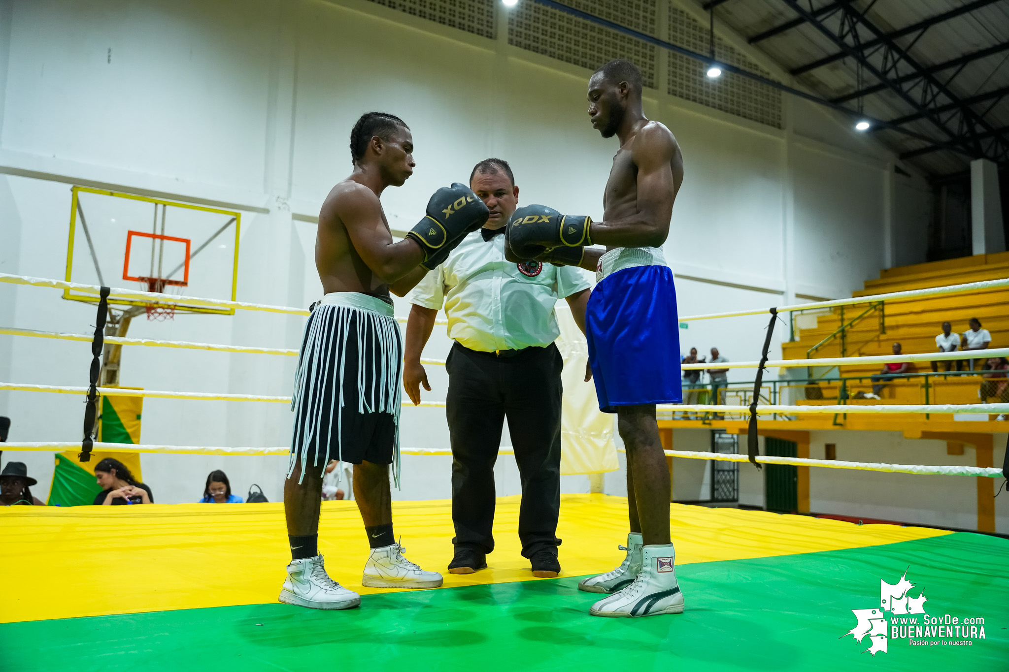 Buenaventura disfrutó la velada de boxeo nacional e internacional