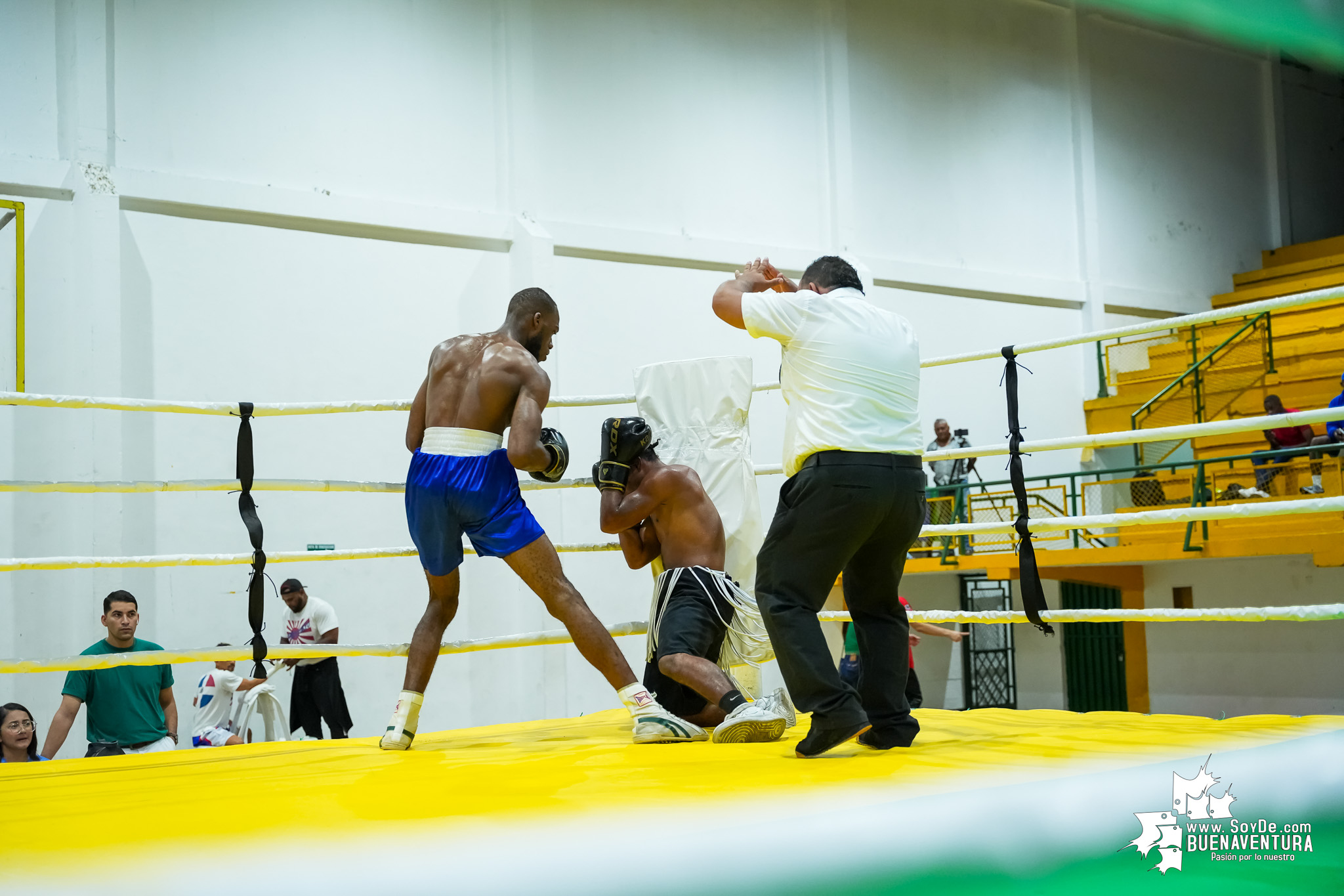 Buenaventura disfrutó la velada de boxeo nacional e internacional