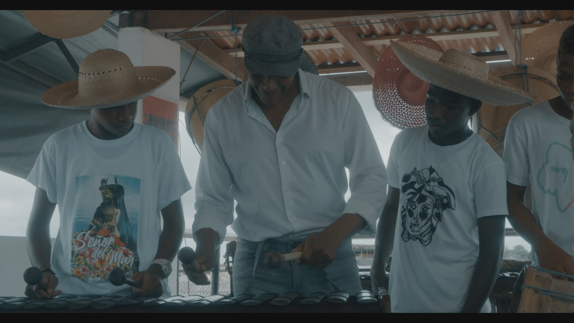 Alexis Lozano, cocreador de grupo Niche y creador de Guayacán Orquesta se inspira en la música del pacífico colombiano para su nueva entrega musical