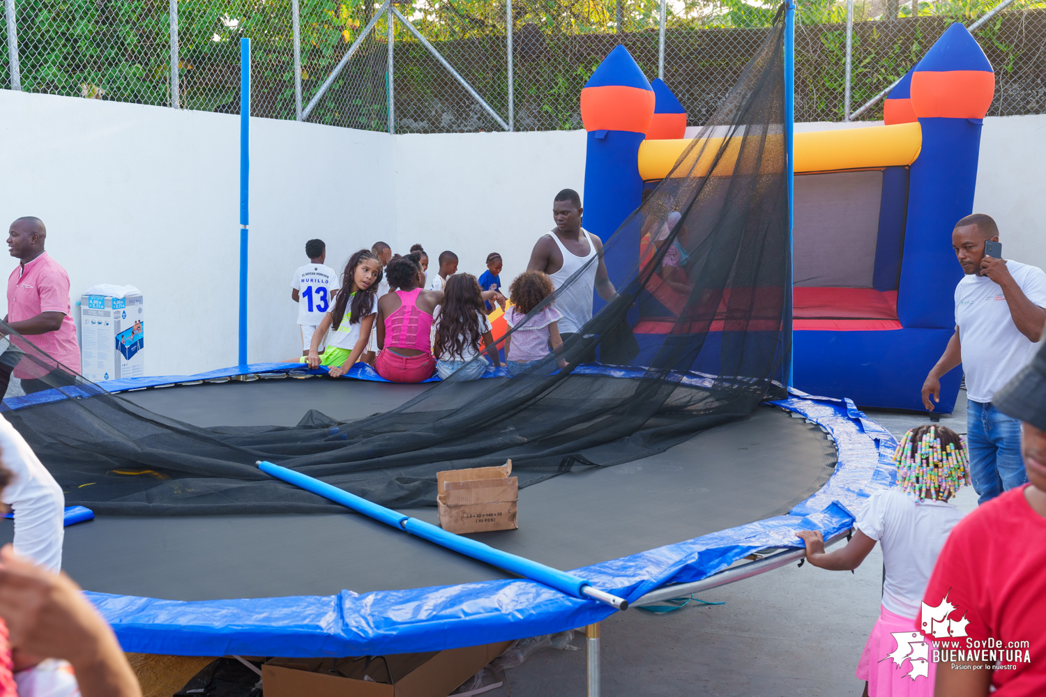 La Compañía Puertos Asociados (COMPAS), entregó zona recreativa en el barrio Nueva Estación La palera en Buenaventura