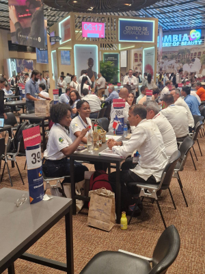 Empresarios de Buenaventura presentes en la Macrorrueda 100, el evento de promoción comercial más importante del país