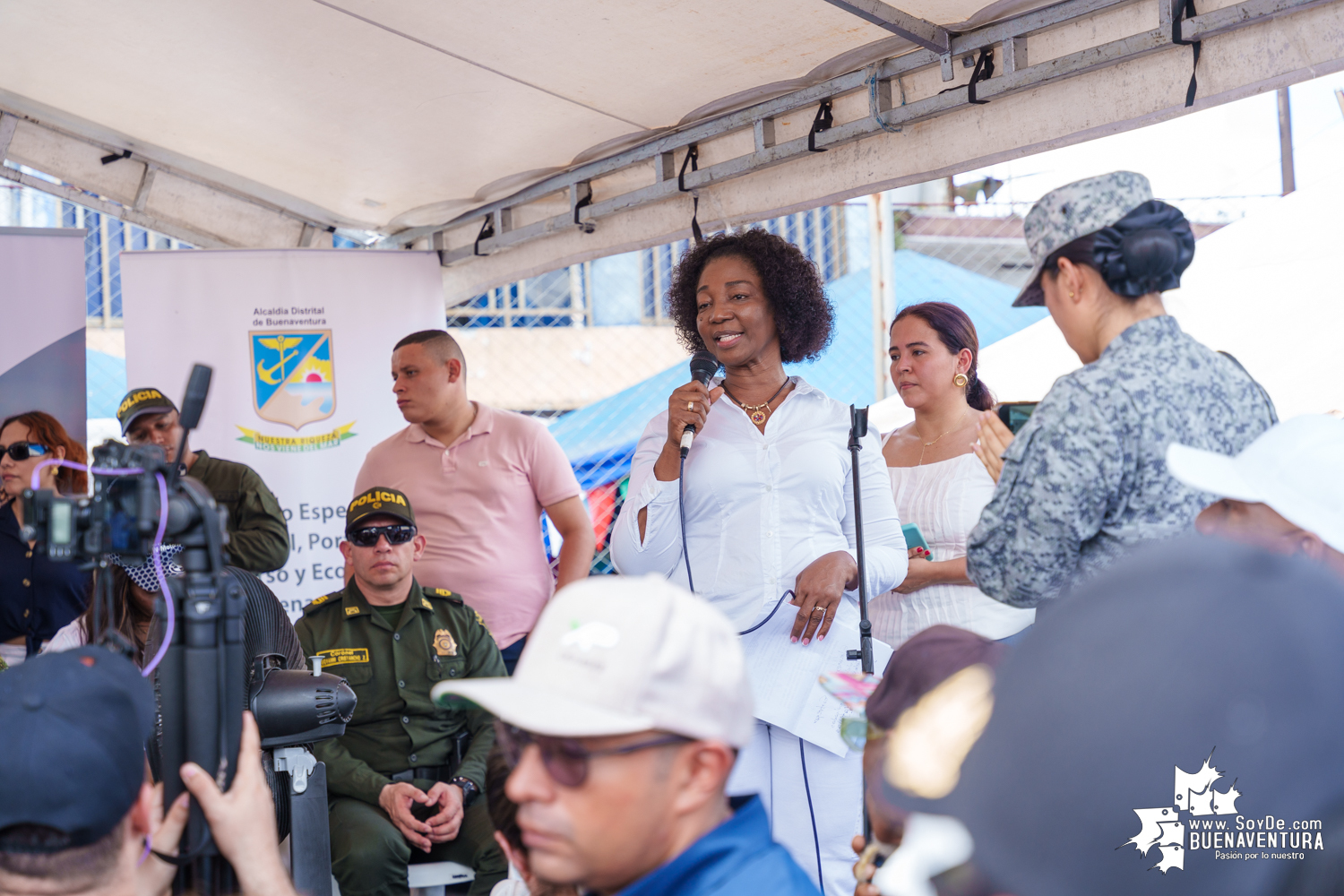 Se realizó una jornada de atención institucional entre la Gobernación del Valle y la Alcaldía Distrital en el barrio Juan XXIII de Buenaventura