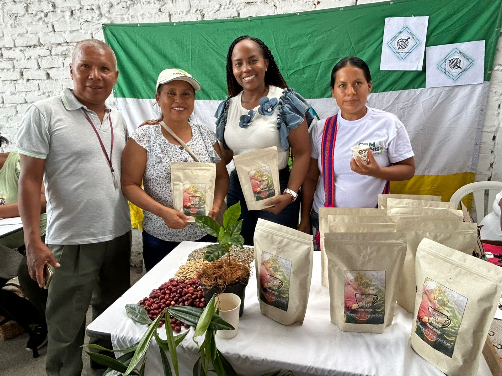 La Gobernación abrió la convocatoria Valle Café, se renovarán más de 7 millones de cafetos