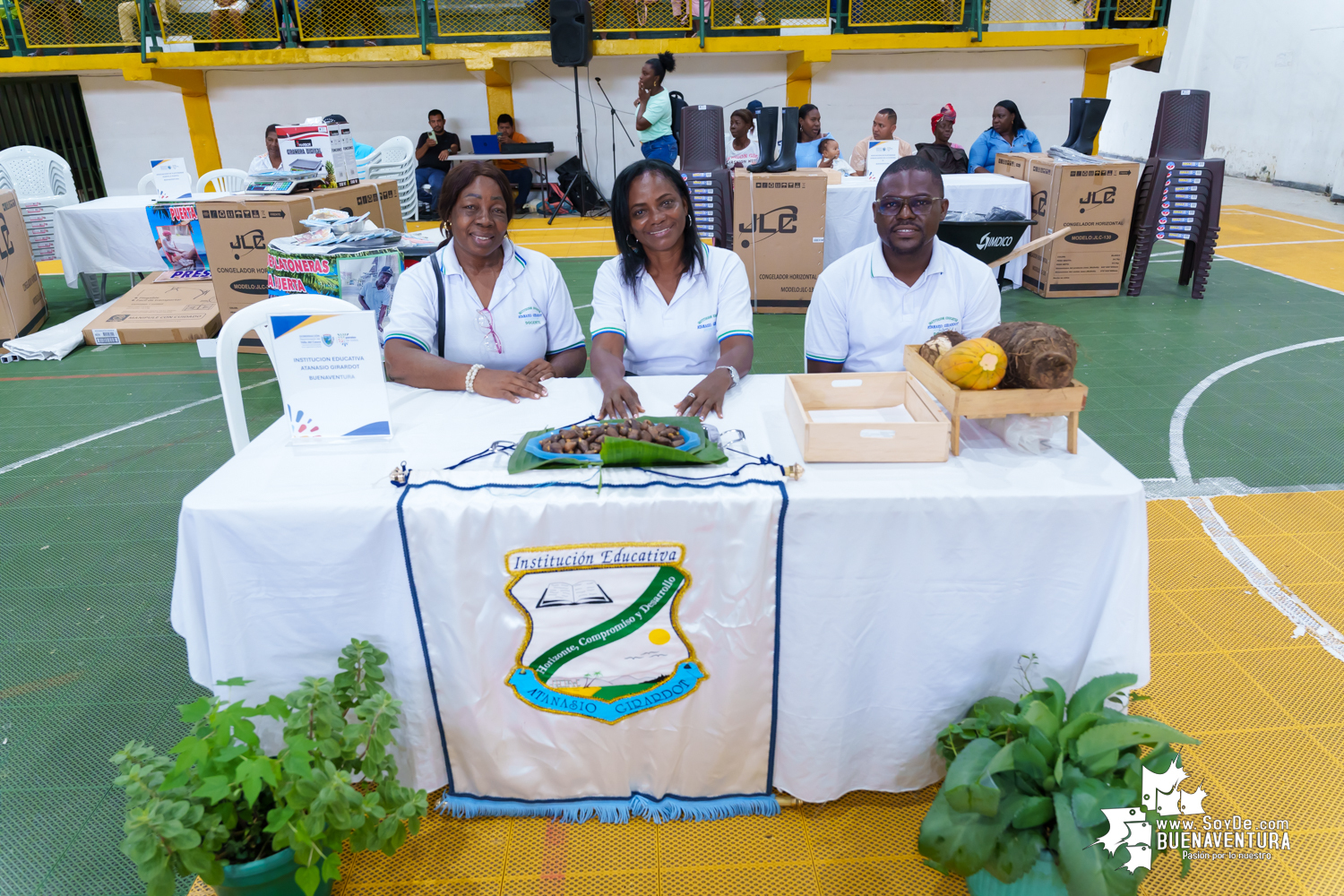 16 asociaciones del agro en Buenaventura se fortalecen con apoyo de la Gobernación del Valle