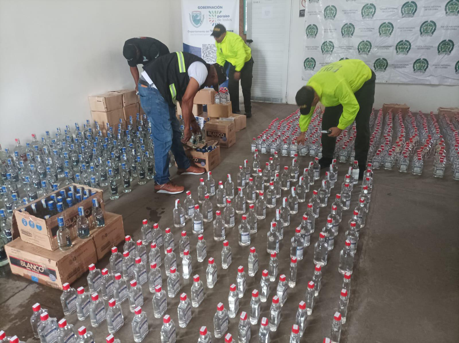 Incautan más de 1.800 unidades de licor de contrabando y adulterado en Palmira