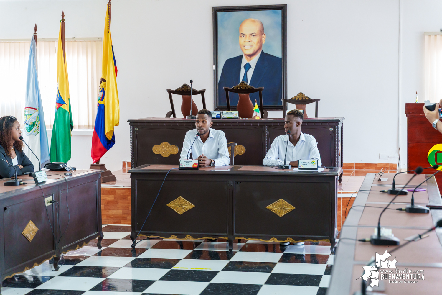 Diez jóvenes de Buenaventura reciben becas de Platzi