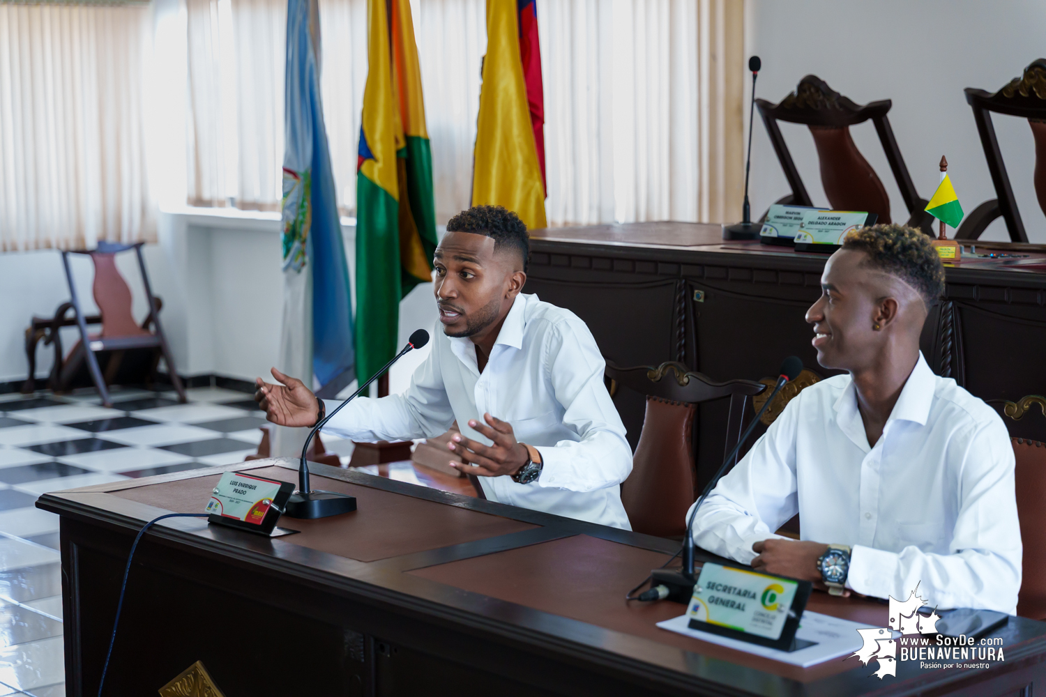 Diez jóvenes de Buenaventura reciben becas de Platzi
