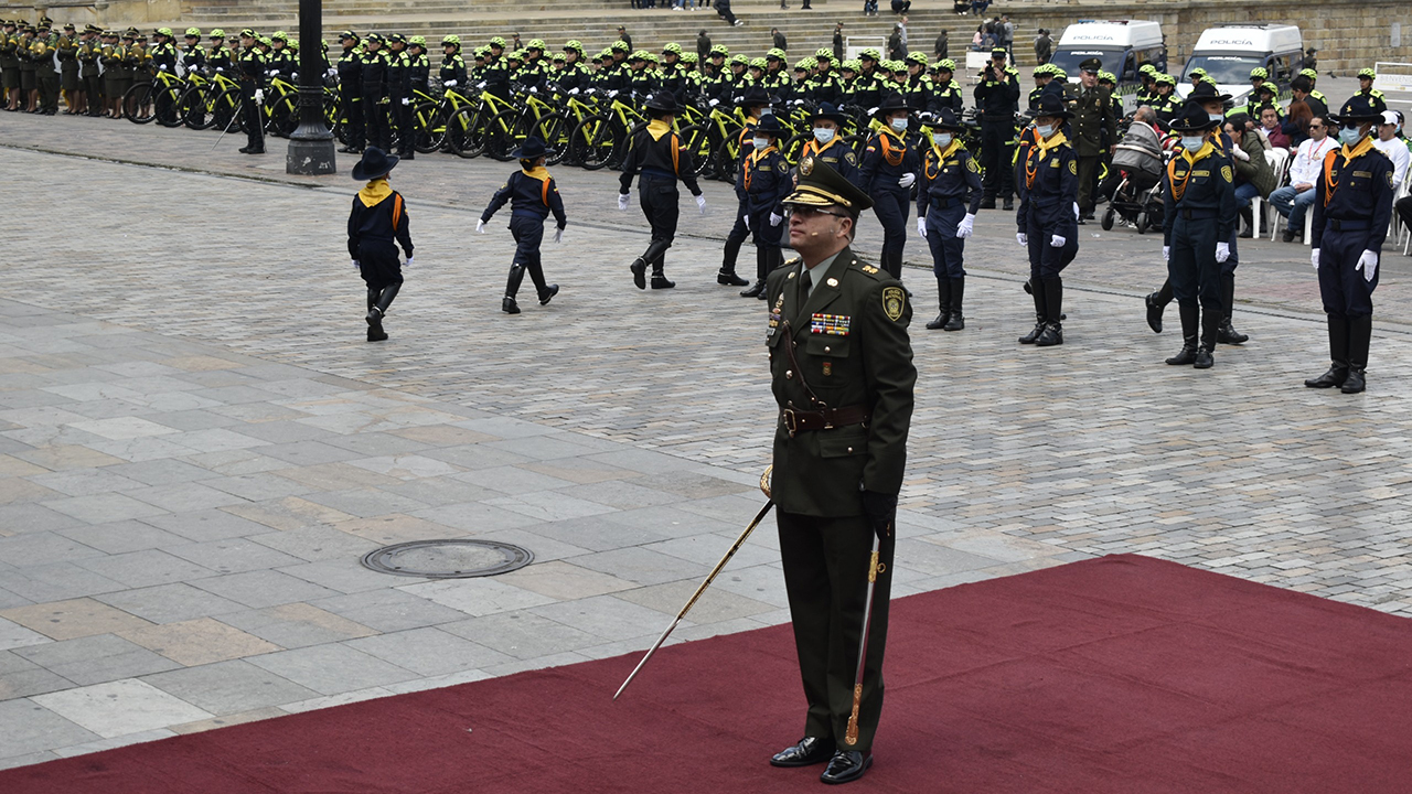 El presidente Gustavo Petro presidió la ceremonia de transmisión de mando de la Policía Nacional