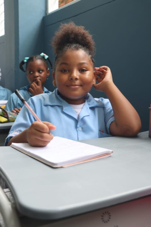 La Institución Educativa Termarit en Buenaventura recibe nuevo mobiliario escolar