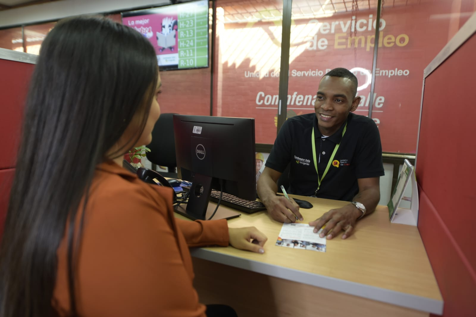 Más de 14.000 personas lograron conseguir empleo gracias a Comfenalco Valle Delagente