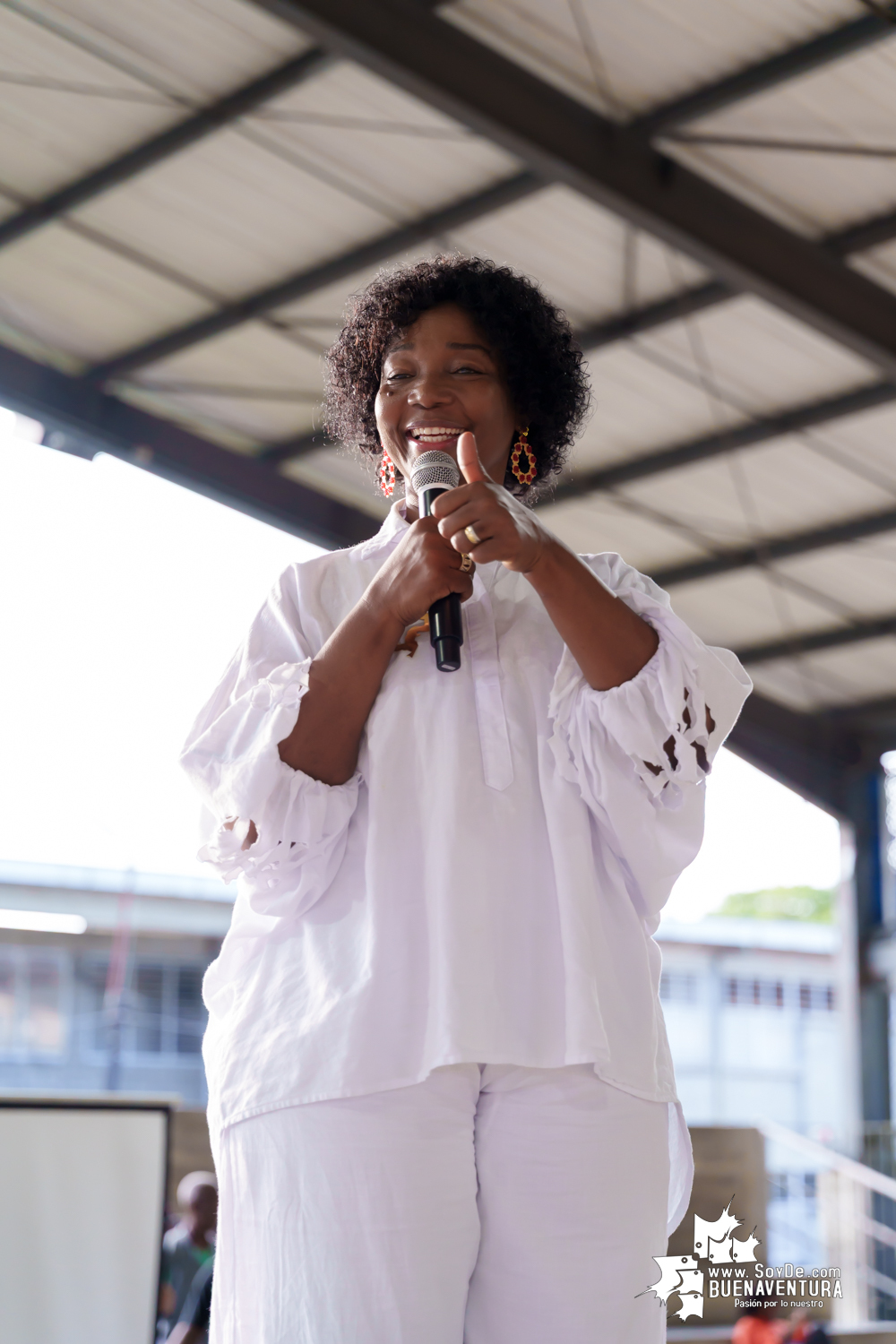 Buenaventura celebra a sus mujeres con un emotivo homenaje liderado por la Alcaldía Distrital
