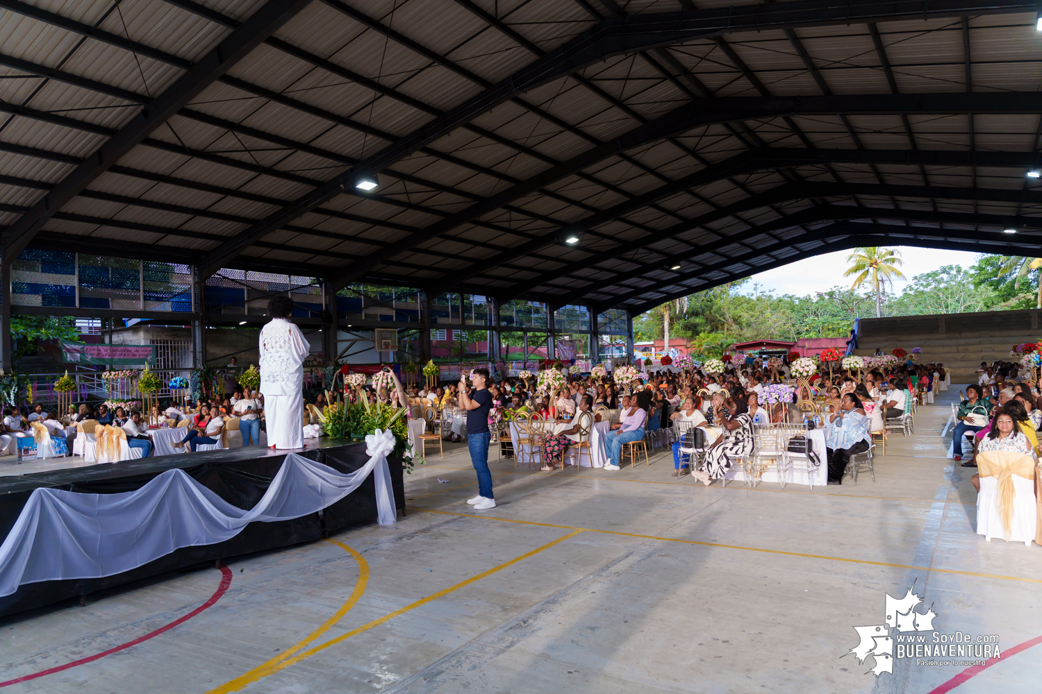 Buenaventura celebra a sus mujeres con un emotivo homenaje liderado por la Alcaldía Distrital