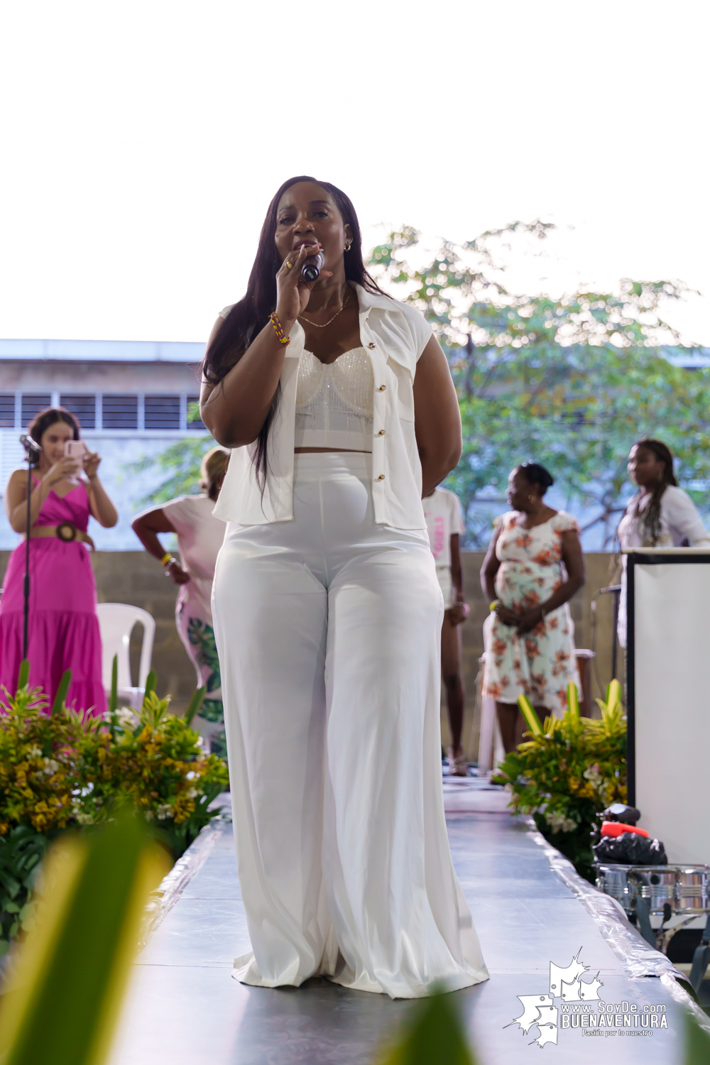 Buenaventura celebra a sus mujeres con un emotivo homenaje liderado por la Alcaldía Distrital