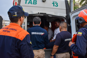 Rescate exitoso de tres personas a la deriva en el mar