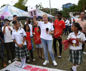“Queremos que Buenaventura reviva”: Dilian Francisca Toro en su visita al barrio Caldas
