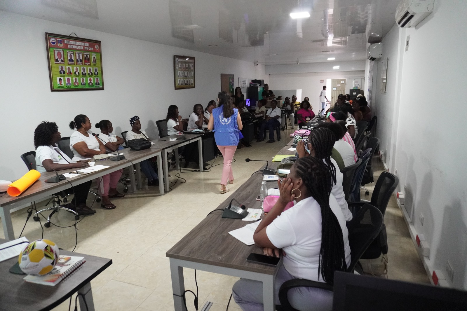 La Secretaría de Convivencia para la Sociedad Civil y el PNUD realizan taller para personas cuidadoras en Buenaventura