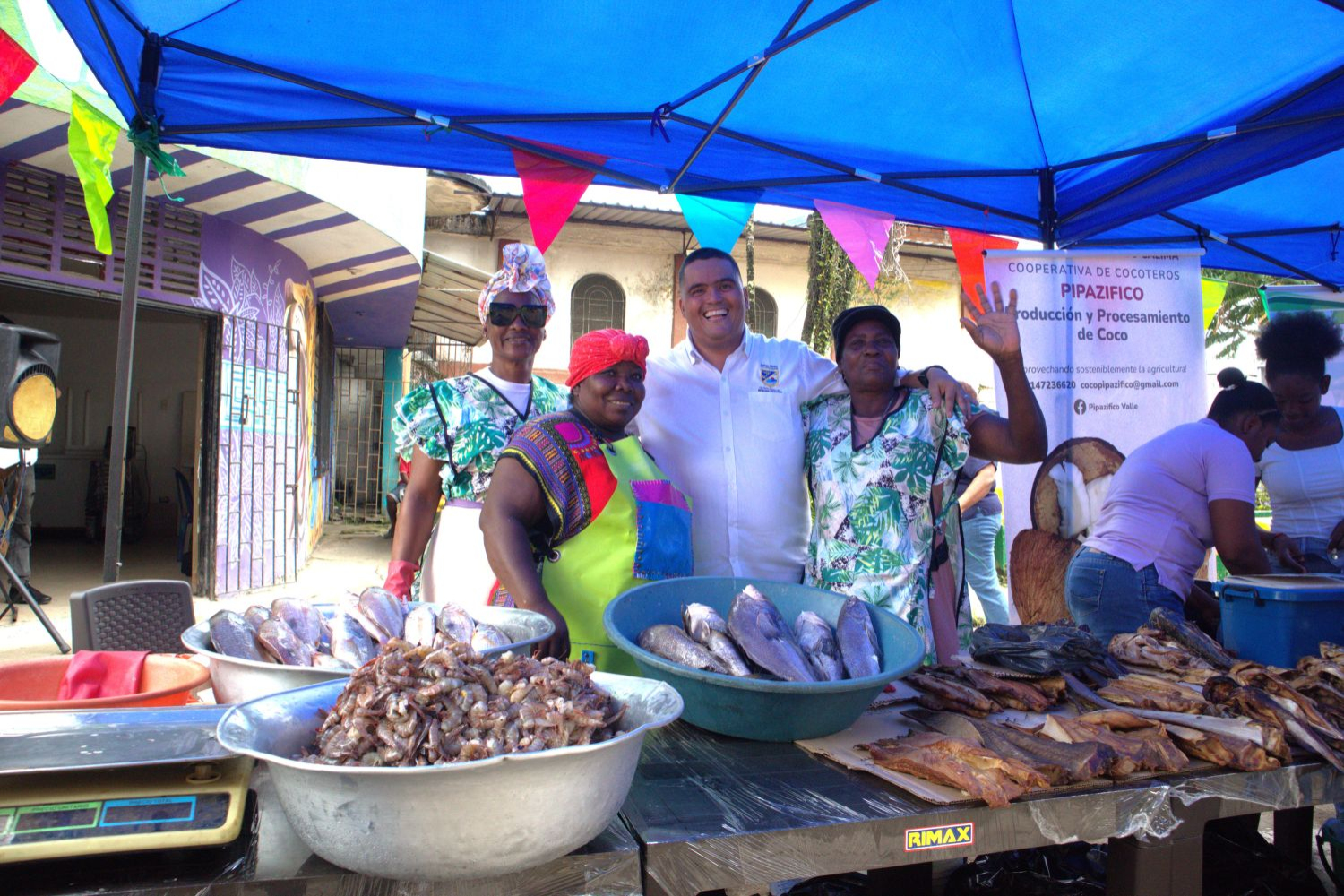 En Buenaventura se fortalecen los lazos campo-ciudad con exitoso Mercado Campesino