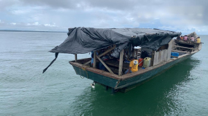 Fueron rescatadas nueve personas a bordo de una embarcación en el Pacífico colombiano