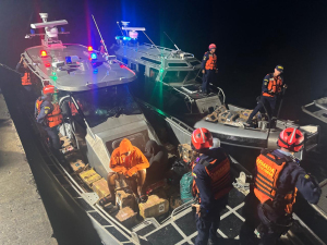 Fueron incautadas más de seis toneladas de cocaína a bordo de un semisumergible y en dos caletas subterráneas en Tumaco, Nariño