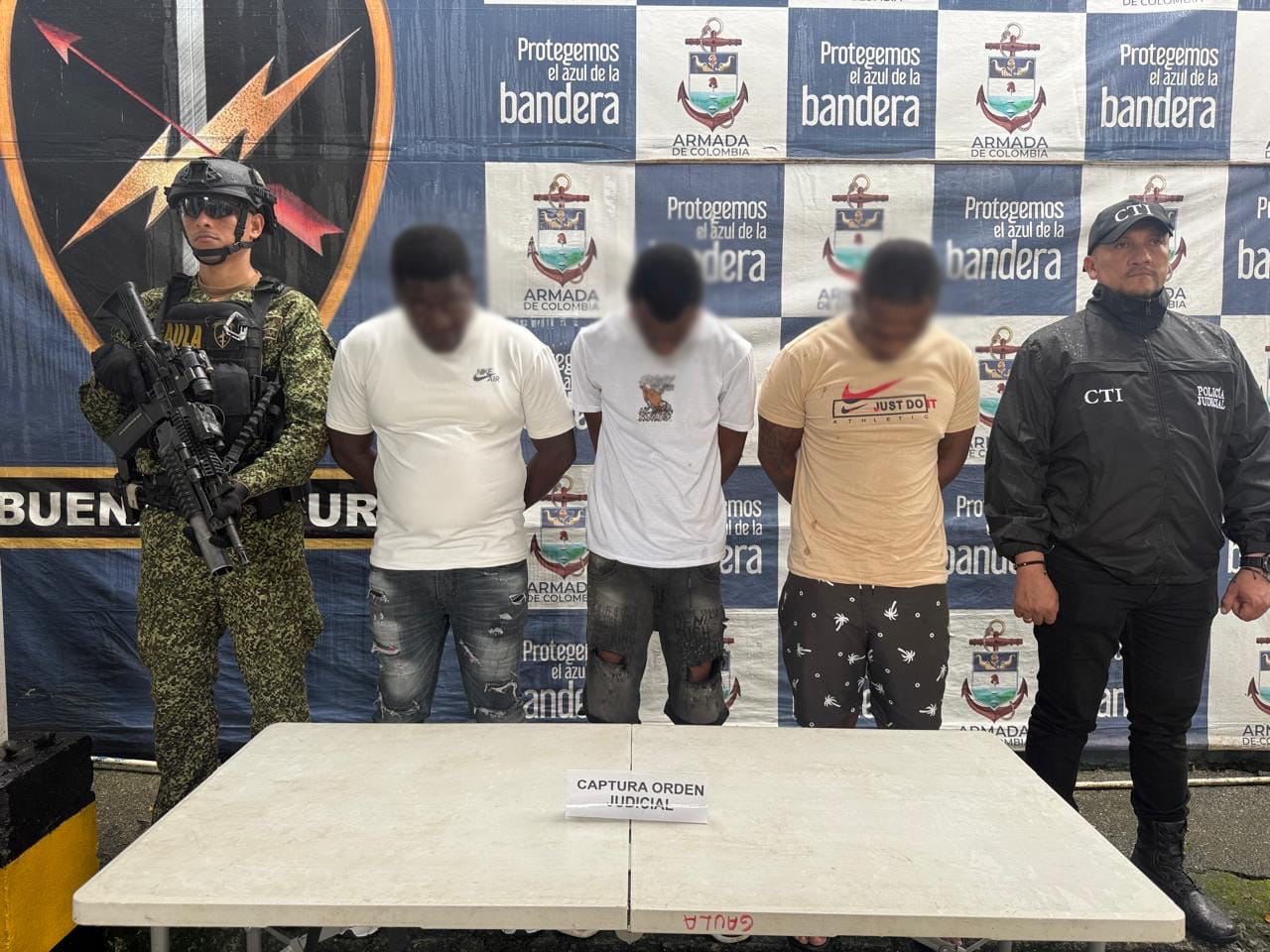 La Armada de Colombia capturó en Buenaventura a tres presuntos integrantes de Los Espartanos, entre ellos un cabecilla