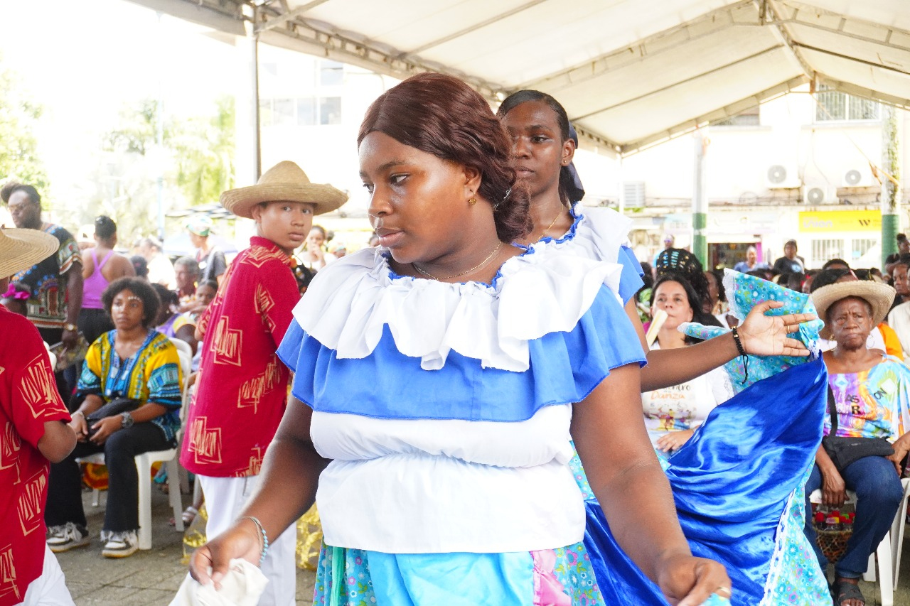 Buenaventura celebró su identidad cultural con colorido desfile y encuentro de danzas