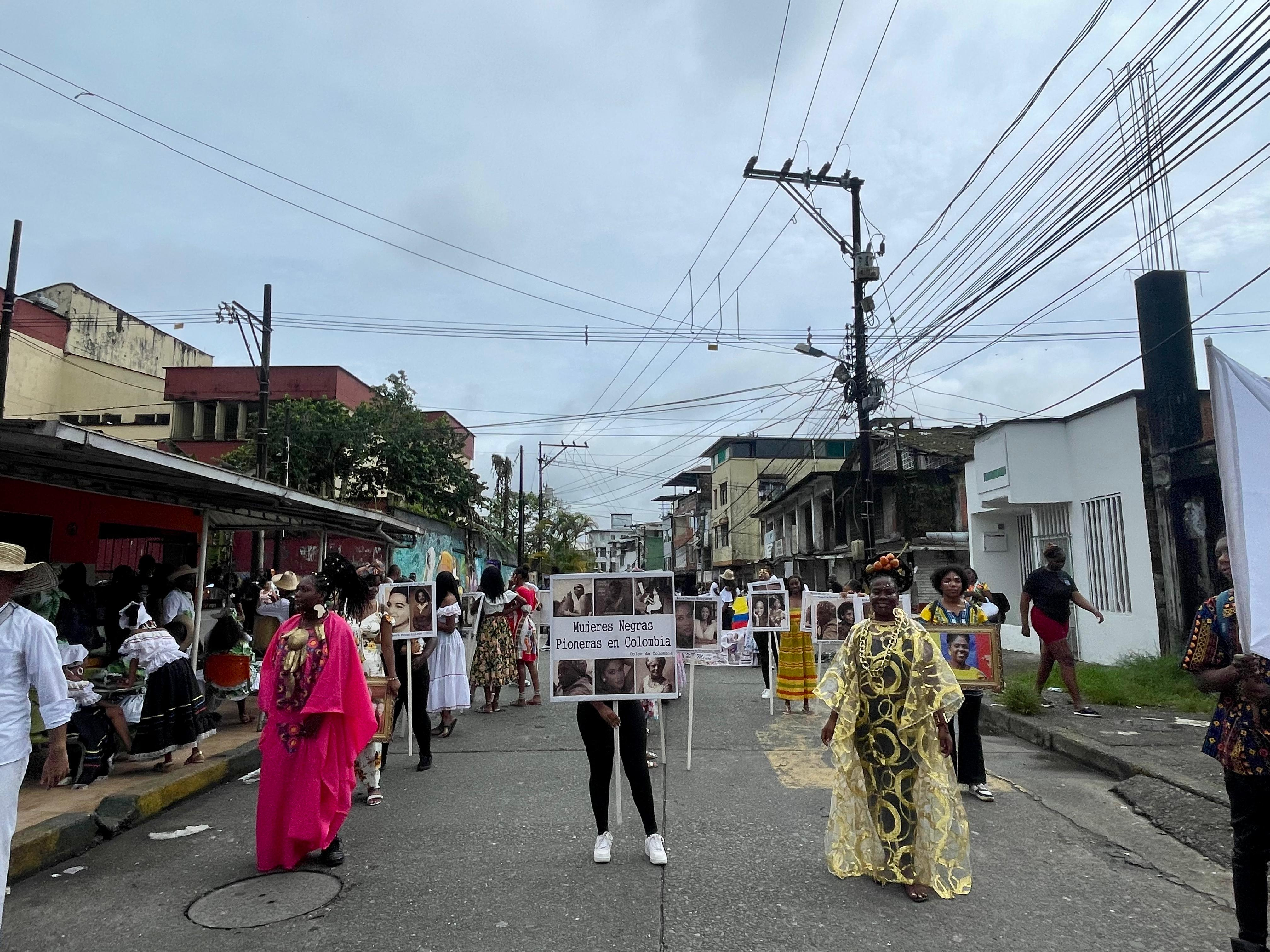 Buenaventura celebró su identidad cultural con colorido desfile y encuentro de danzas