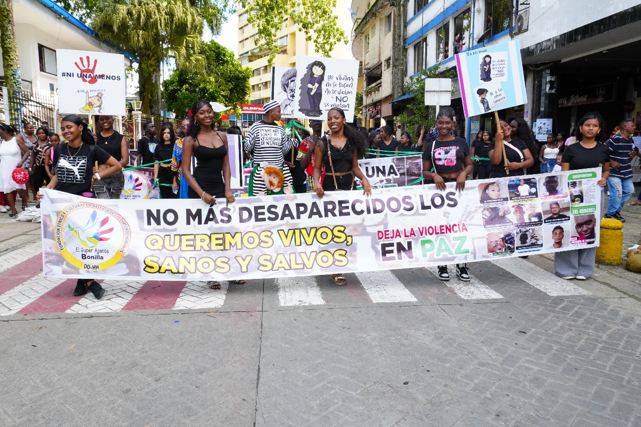 Buenaventura celebró su identidad cultural con colorido desfile y encuentro de danzas