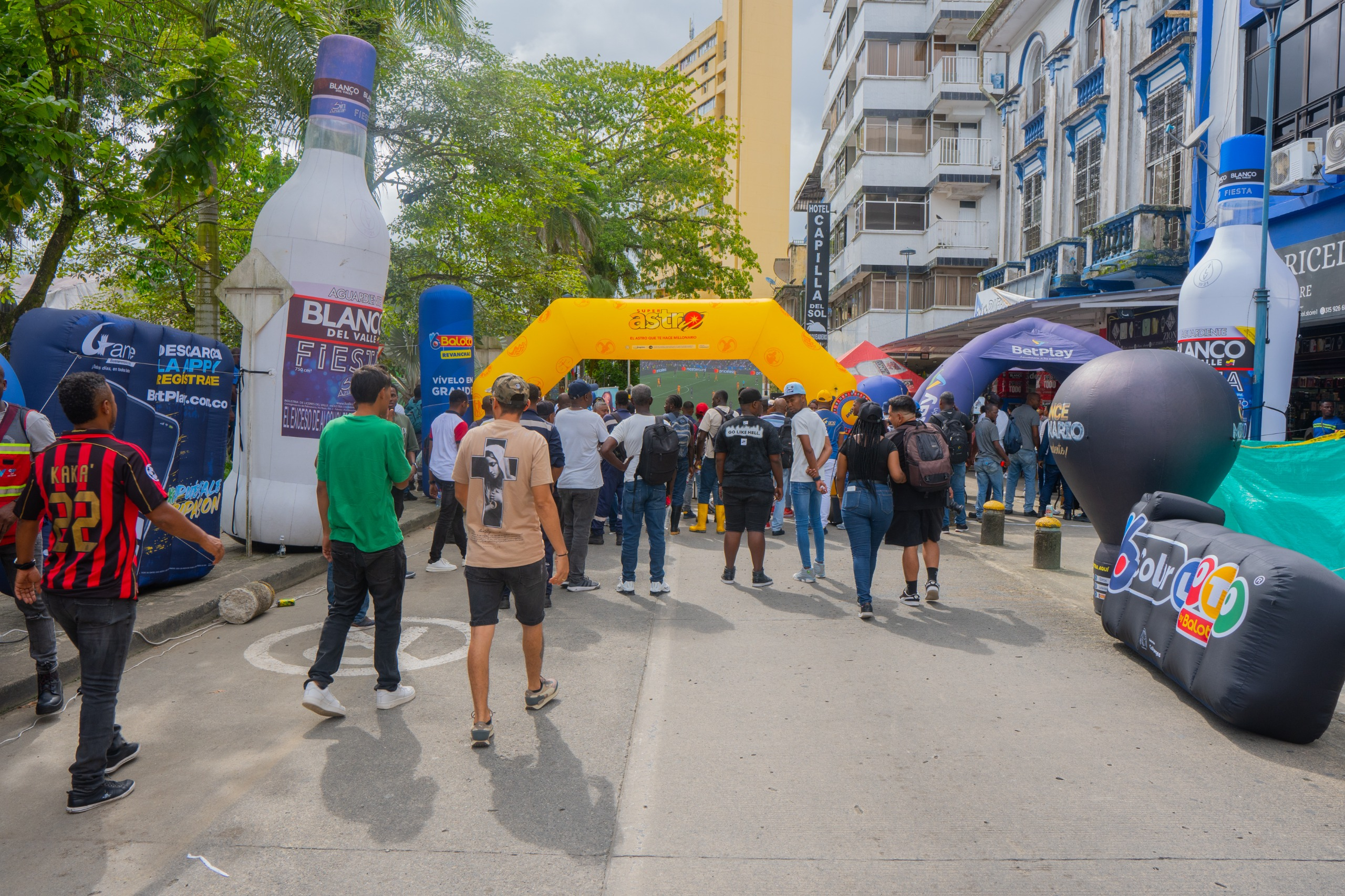 Buenaventura implementa plan piloto para la reactivación económica en la Calle Primera en el centro de la ciudad