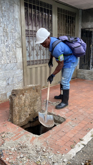 Varias secretarias y entidades de la Alcaldía Distrital de Buenaventura atienden problemática de infraestructura en la Comuna 11