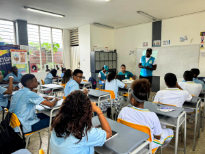 500 estudiantes de Buenaventura fortalecen la educación ambiental en sus instituciones 