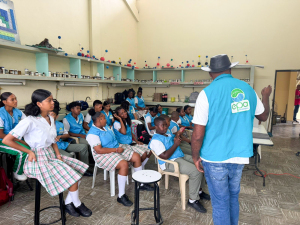 500 estudiantes de Buenaventura fortalecen la educación ambiental en sus instituciones 