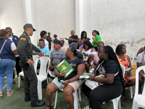 Entregan ayudas humanitarias a 59 familias desplazadas en Bazán La Bocana en Buenaventura 