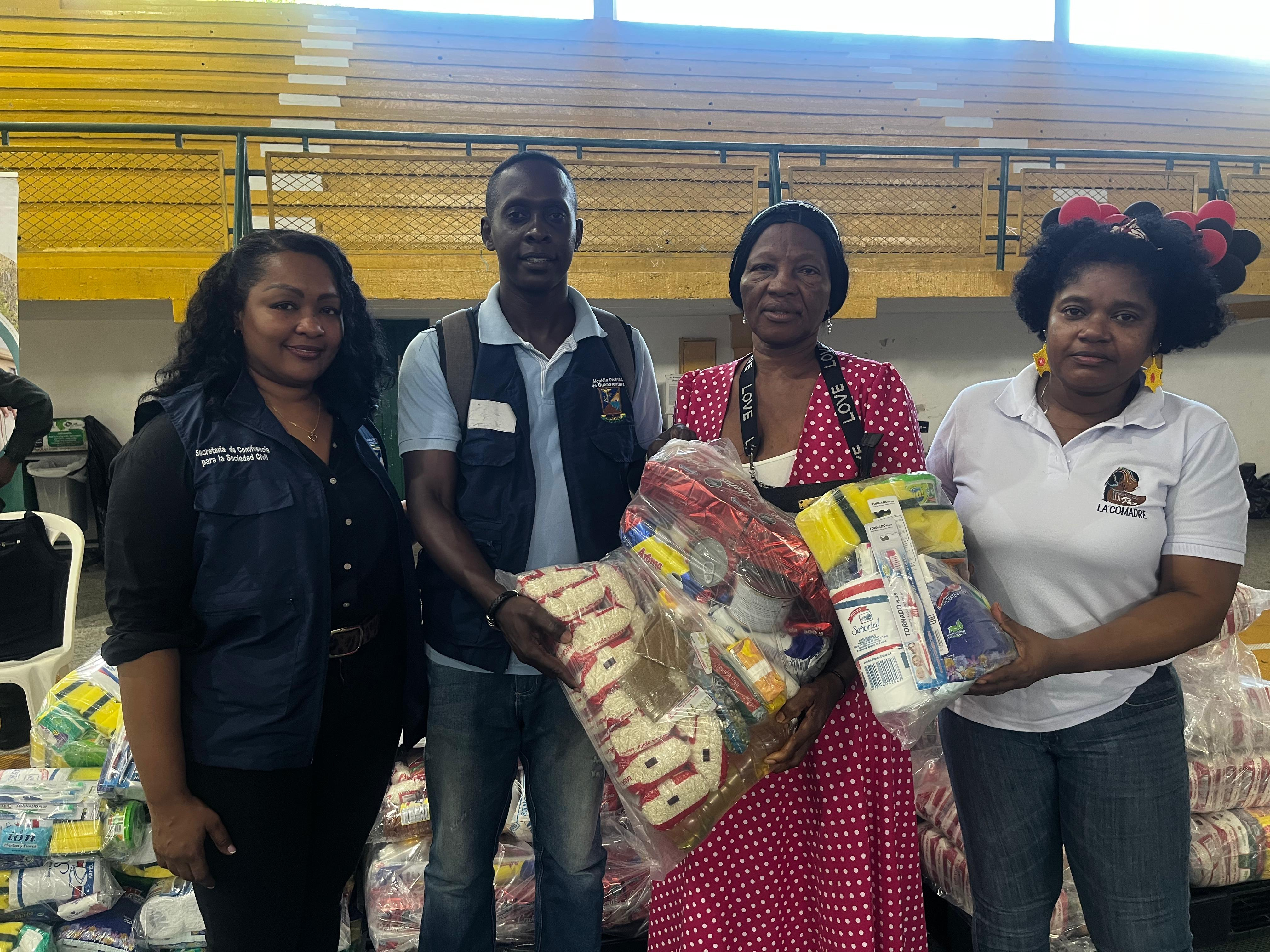 Entregan ayudas humanitarias a 59 familias desplazadas en Bazán La Bocana en Buenaventura 
