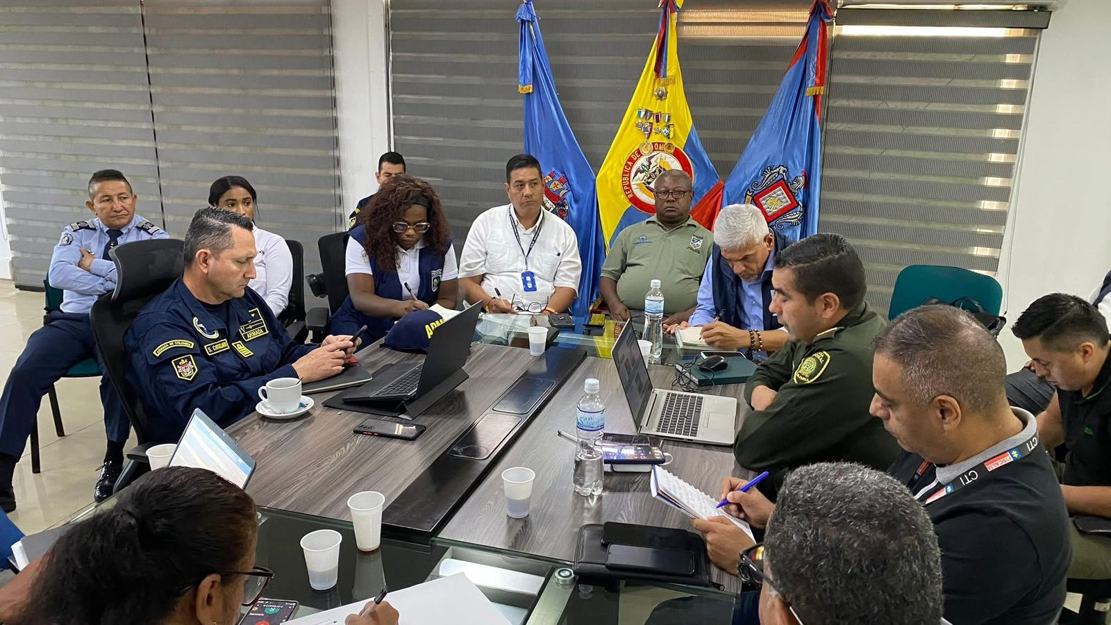 Recompensa de 50 millones de pesos y refuerzo de seguridad tras atentado en Buenaventura