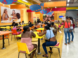 100 madres fueron beneficiadas con plan de nutrición de la Alcaldía Distrital de Buenaventura con la Fundación Éxito