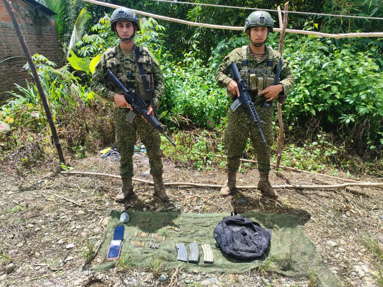Autoridades hallan depósito ilegal con material de guerra en zona rural de Buenaventura