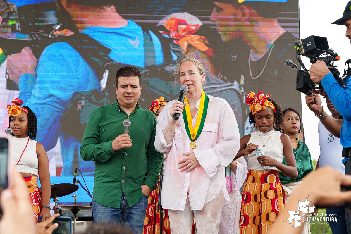 ¡Lo logró! En una histórica hazaña, la nadadora australiana Eva Buzo desafió las aguas del Pacífico por la paz y la resiliencia de Buenaventura